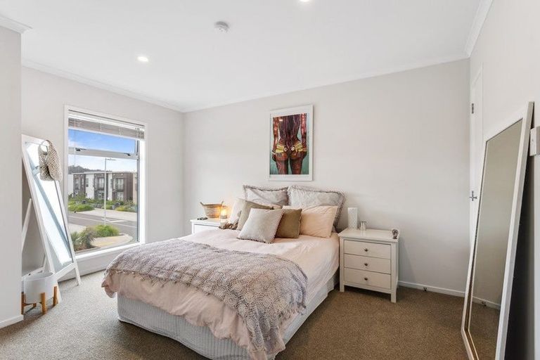 Photo of property in 21 Rangihina Road, Hobsonville, Auckland, 0616