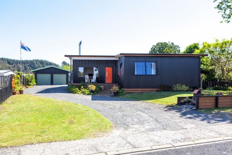 Photo of property in 219 Chartwell Avenue, Whangamata, 3620