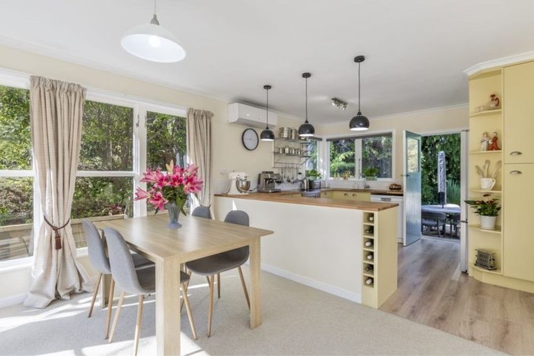 Photo of property in 804 West Coast Road, Oratia, Auckland, 0604