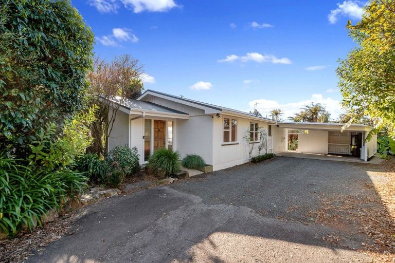 Photo of property in 5 Naera Place, Kawaha Point, Rotorua, 3010