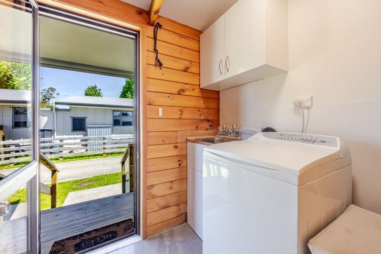 Photo of property in 33 Carruthers Street, Otane, 4202