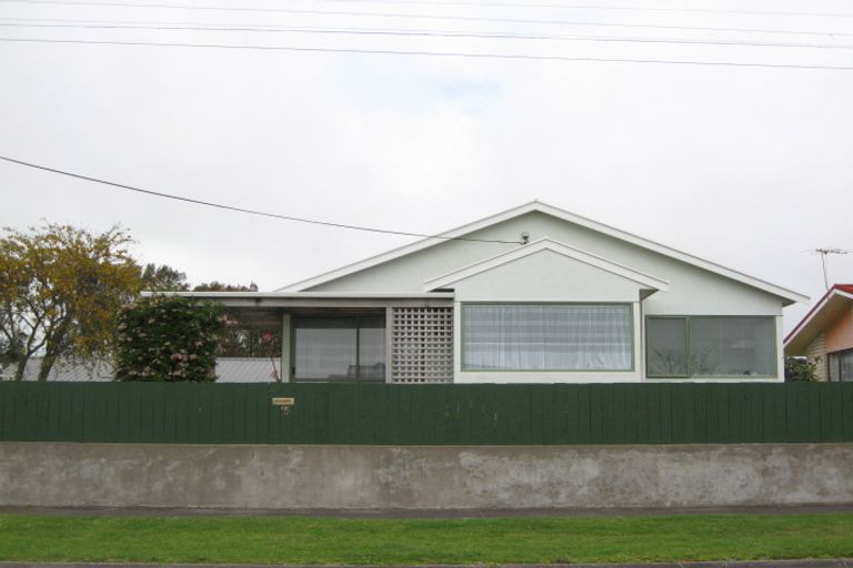 Photo of property in 15 Parris Street, Waitara, 4320