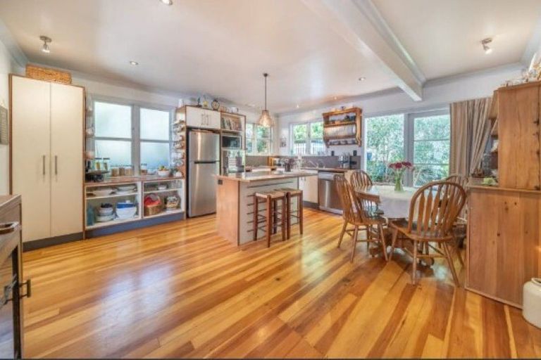 Photo of property in 121 Wainuiomata Road, Wainuiomata, Lower Hutt, 5014