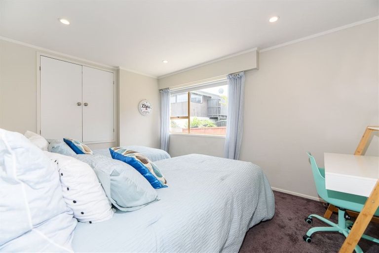 Photo of property in 1/5 Gulf View Road, Murrays Bay, Auckland, 0630