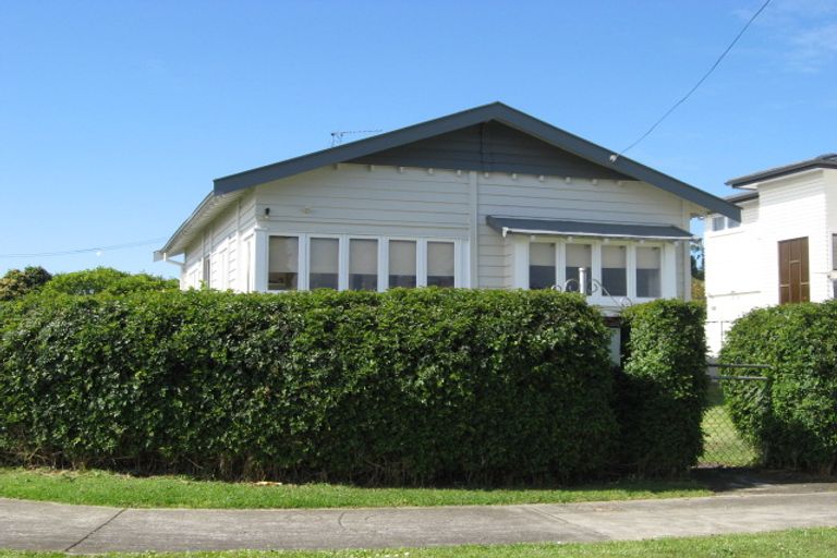 Photo of property in 18 Andes Avenue, Mangere Bridge, Auckland, 2022