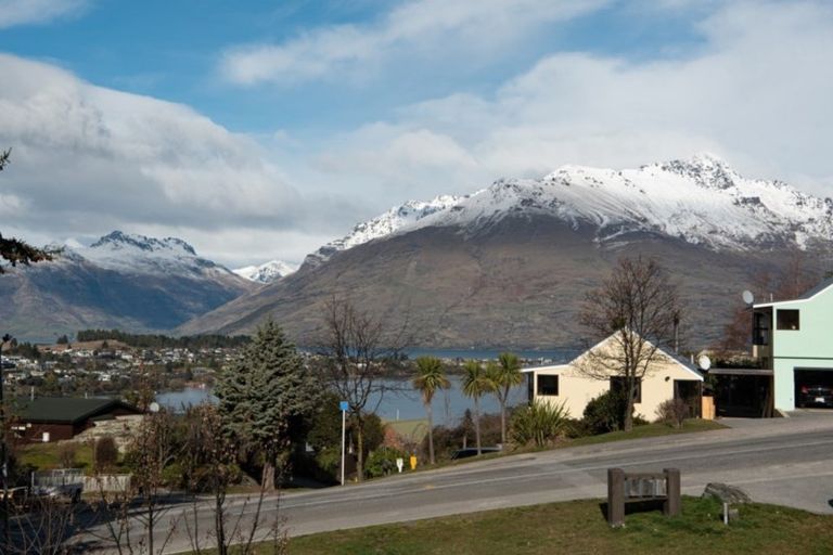 Photo of property in 55 Goldfield Heights, Queenstown, 9300