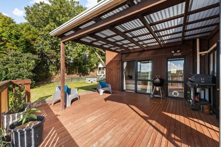 Photo of property in 10 Camilla Grove, Totara Vale, Auckland, 0629