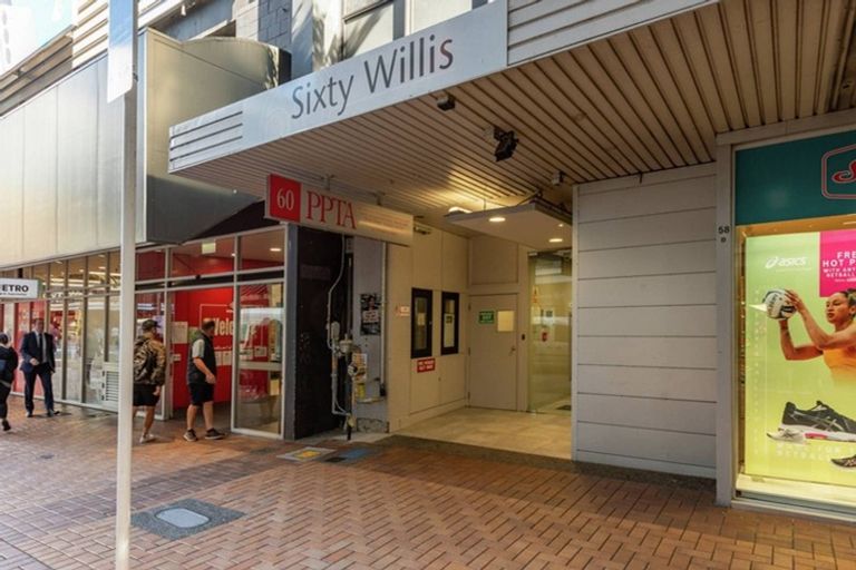 Photo of property in Gerondis Bldg Apartments, 404/60 Willis Street, Wellington Central, Wellington, 6011