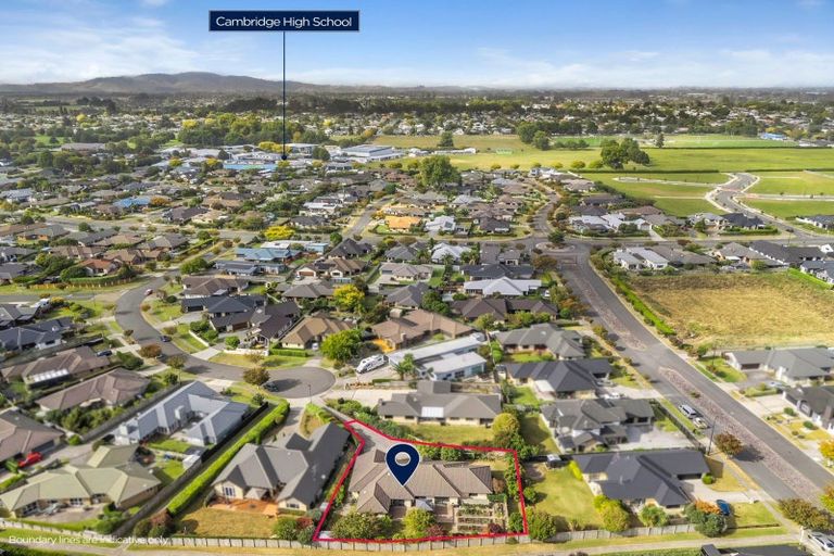 Photo of property in 24 Honiss Place, Cambridge, 3434