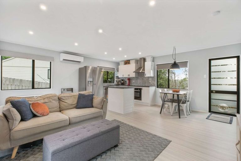 Photo of property in 2/7 Maywood Crescent, Glen Eden, Auckland, 0602