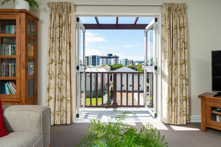 Photo of property in 153f Grant Road, Thorndon, Wellington, 6011