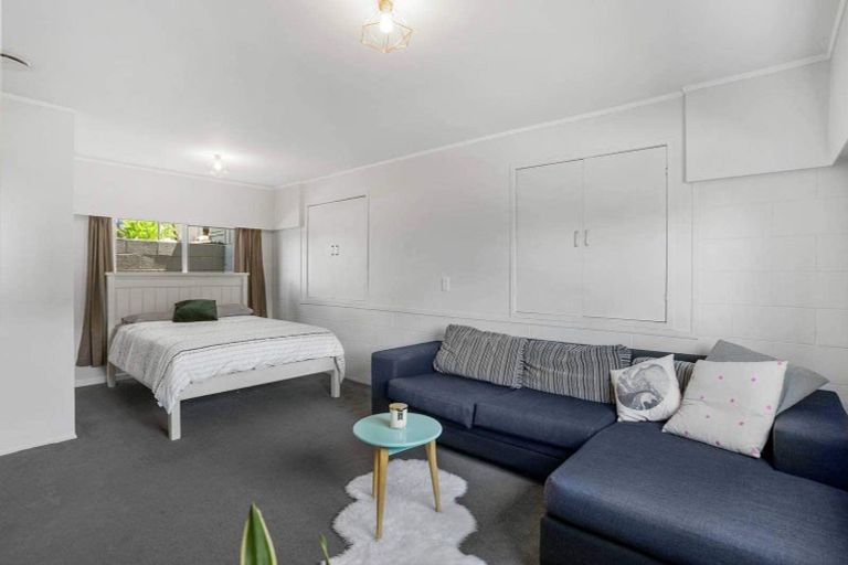 Photo of property in 1/425 Don Buck Road, Massey, Auckland, 0614