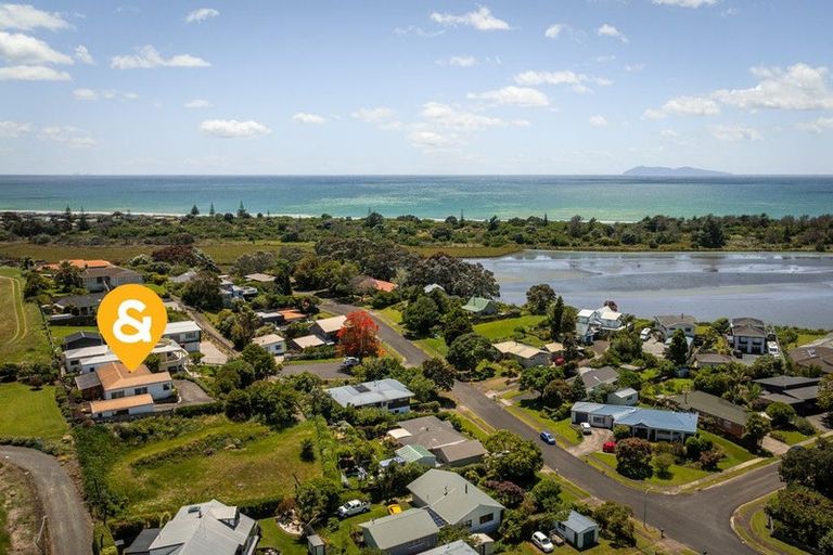 Photo of property in 2 Denby Close, Athenree, Katikati, 3177