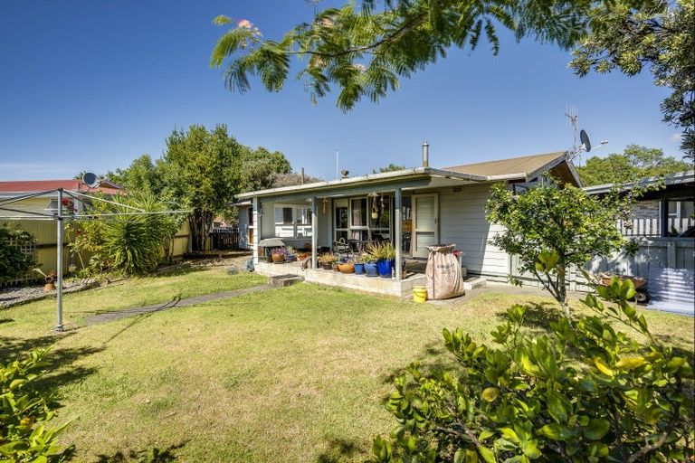 Photo of property in 82 Flaxmere Avenue, Flaxmere, Hastings, 4120