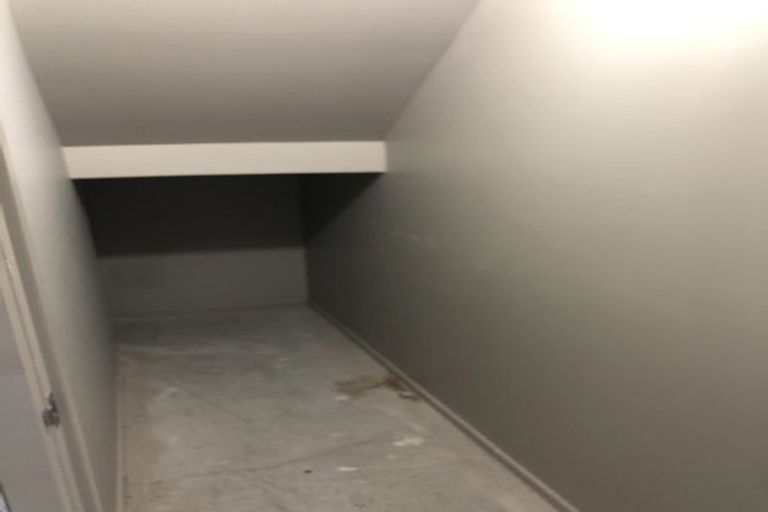 Photo of property in 16/2 Onslow Road, Khandallah, Wellington, 6035