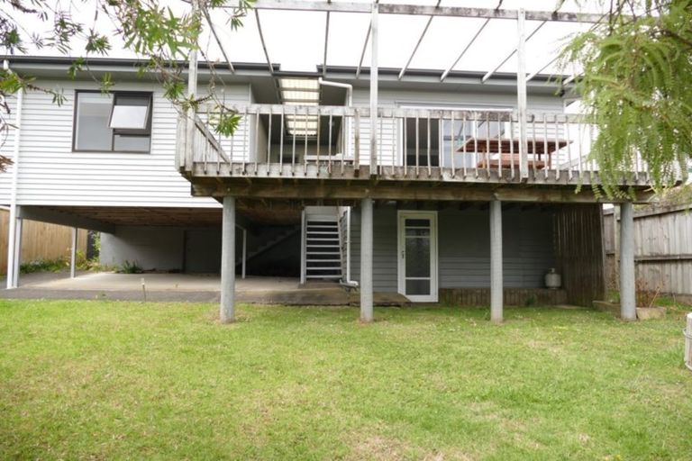 Photo of property in 23 Tobruk Crescent, Milford, Auckland, 0620