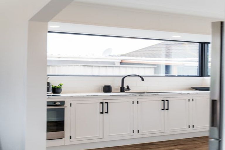 Photo of property in 165 Macandrew Road, South Dunedin, Dunedin, 9012