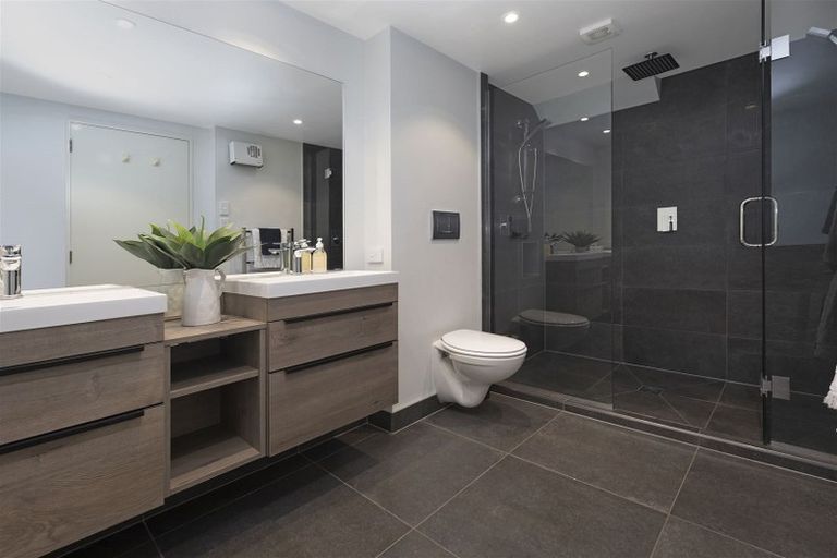 Photo of property in 11b Inverness Lane, Redcliffs, Christchurch, 8081