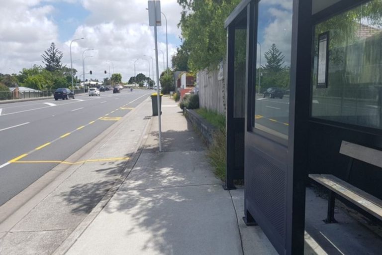 Photo of property in 1/546 Glenfield Road, Glenfield, Auckland, 0629