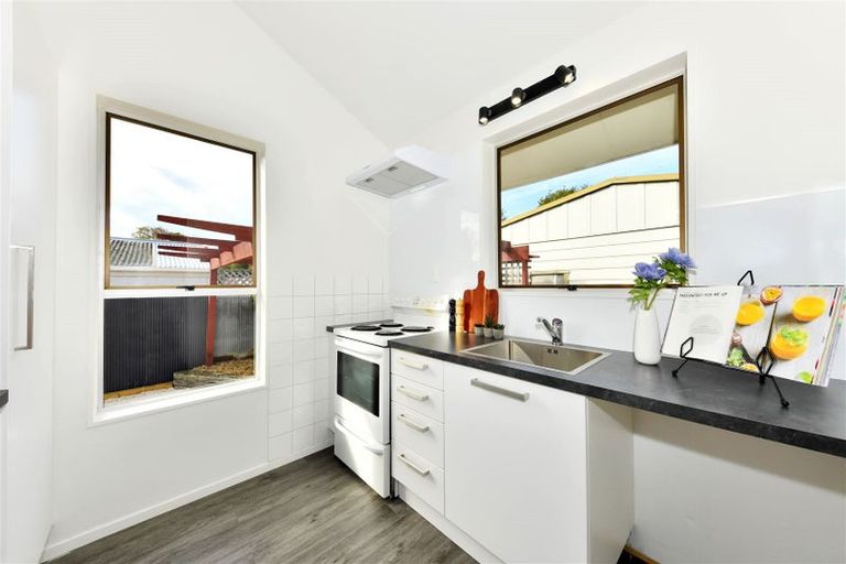 Photo of property in 2/56 Halswell Junction Road, Halswell, Christchurch, 8025