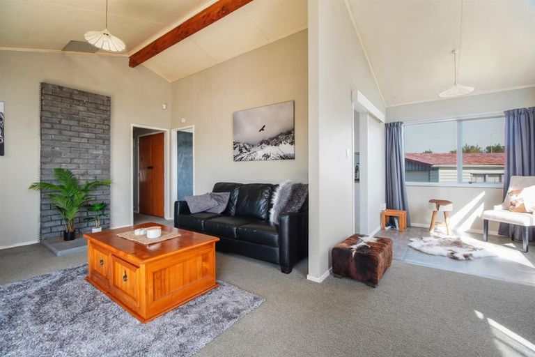 Photo of property in 30 Rewarewa Street, Owhata, Rotorua, 3010