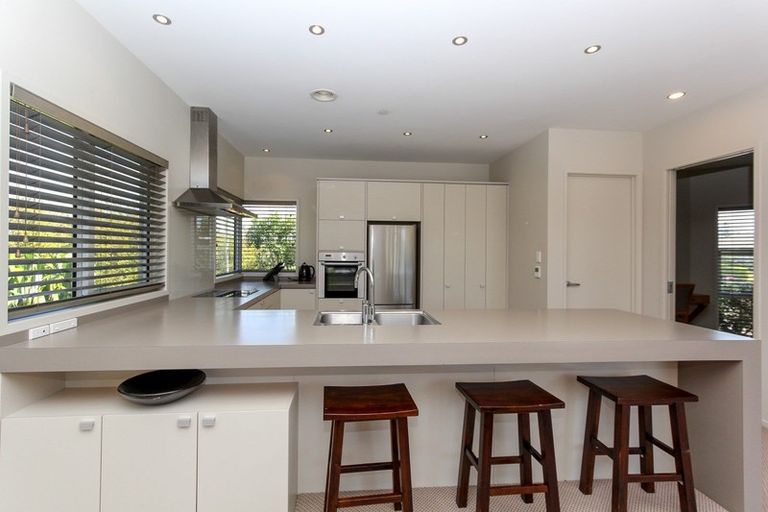 Photo of property in 4 Links Drive, Waiwhakaiho, New Plymouth, 4312