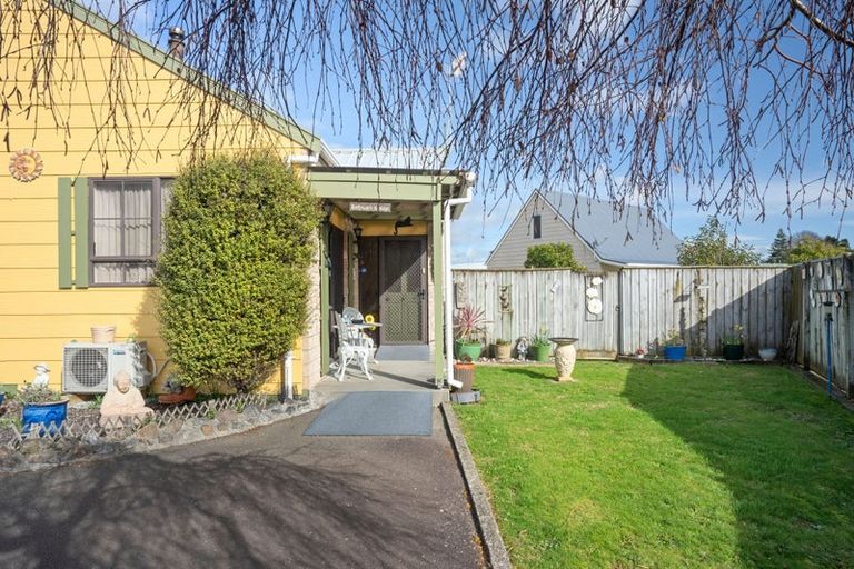 Photo of property in 10 Broadbelt Grove, Levin, 5510