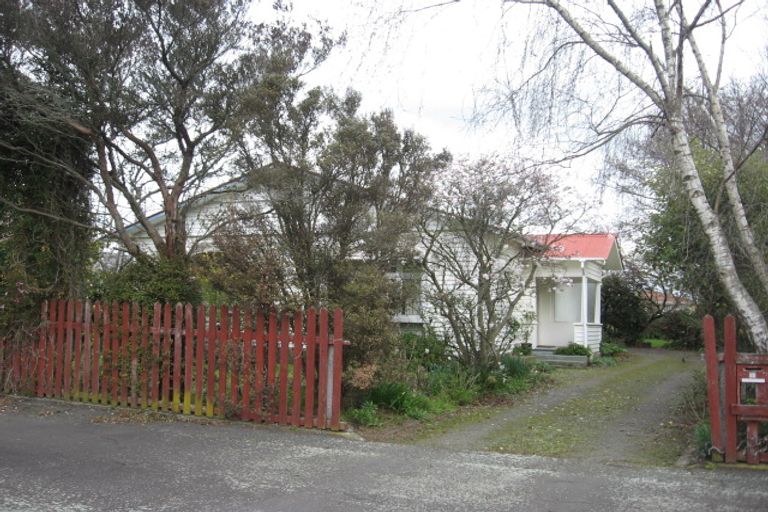 Photo of property in 10 Ngaio Street, West End, Palmerston North, 4412