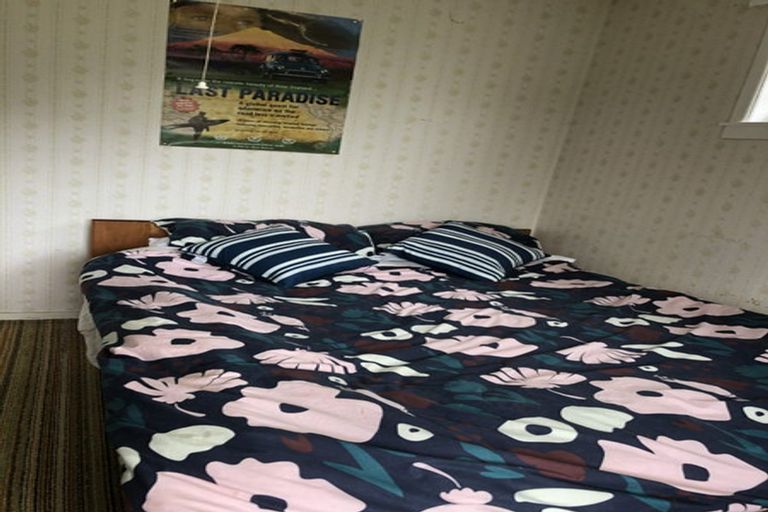 Photo of property in 16 Point Road, Mokau, 4376