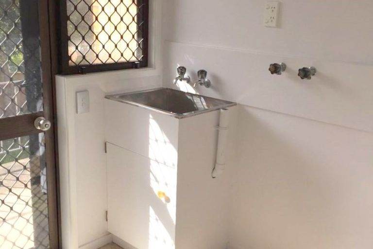 Photo of property in 3/75a West Coast Road, Glen Eden, Auckland, 0602