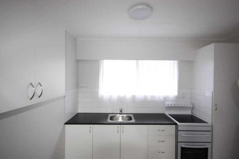 Photo of property in 64a Clayburn Road, Glen Eden, Auckland, 0602