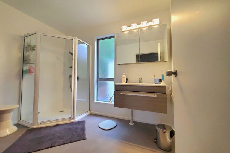 Photo of property in 47b Noeleen Street, Glenfield, Auckland, 0629