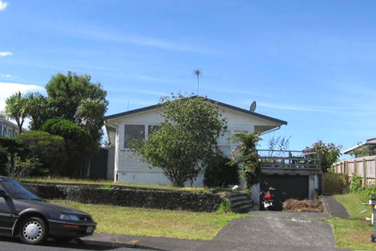 Photo of property in 40 Sycamore Drive, Sunnynook, Auckland, 0620