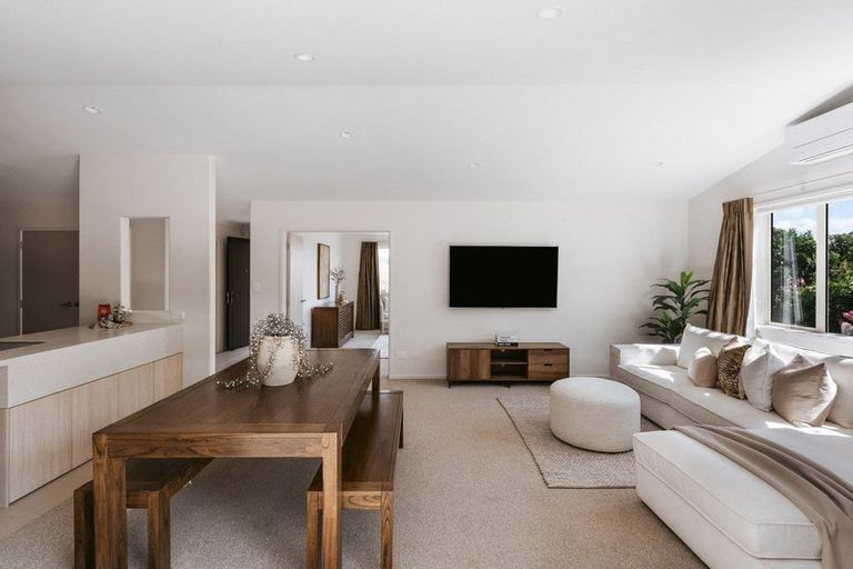 Photo of property in 16 Ellesmere Close, Pyes Pa, Tauranga, 3112