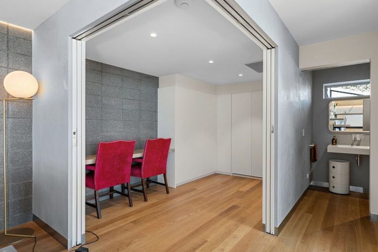 Photo of property in 6 Gazelle Lane, Redcliffs, Christchurch, 8081