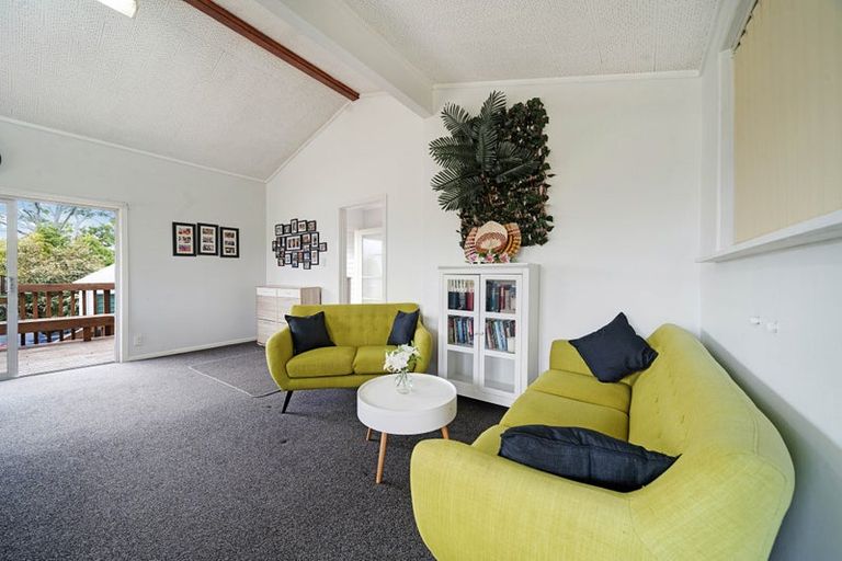 Photo of property in 58 Holbrook Street, Blockhouse Bay, Auckland, 0600