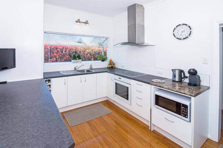 Photo of property in 77 High Street, Island Bay, Wellington, 6023