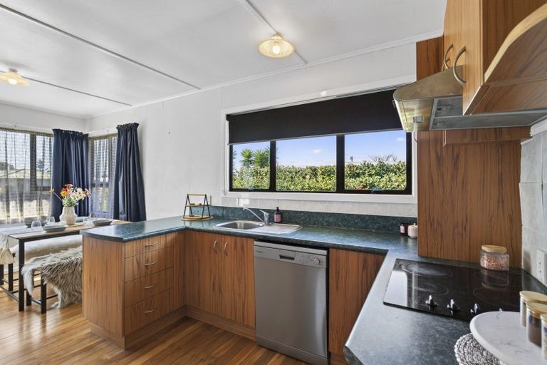 Photo of property in 25 Battiscombe Terrace, Waitara, 4320