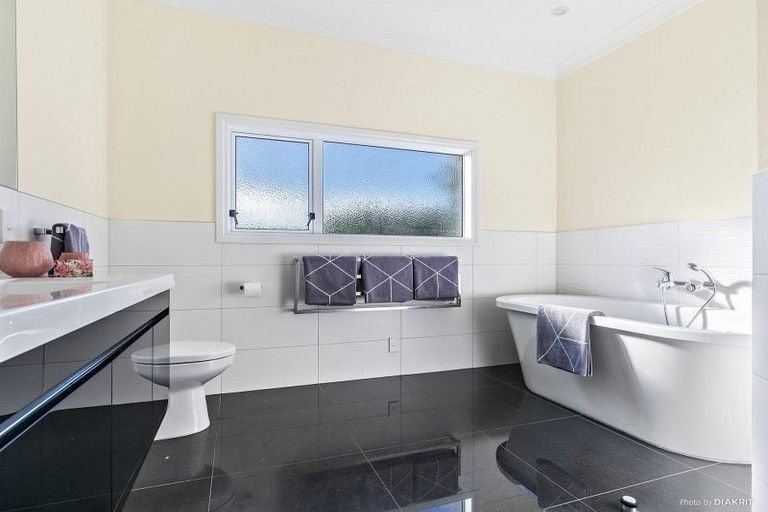 Photo of property in 97 Karepa Street, Brooklyn, Wellington, 6021