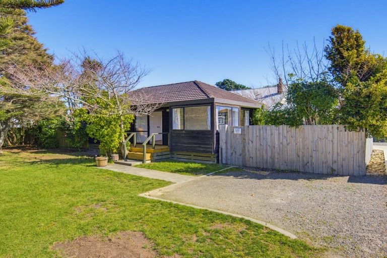 Photo of property in 164a Te Moana Road, Waikanae, 5036