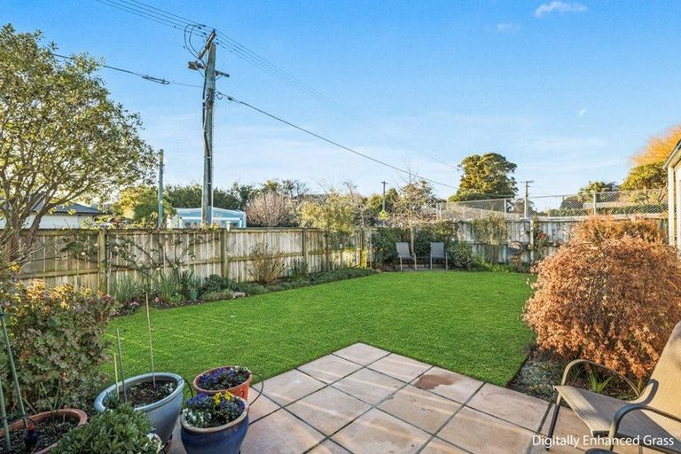 Photo of property in 12 Locarno Street, Opawa, Christchurch, 8023