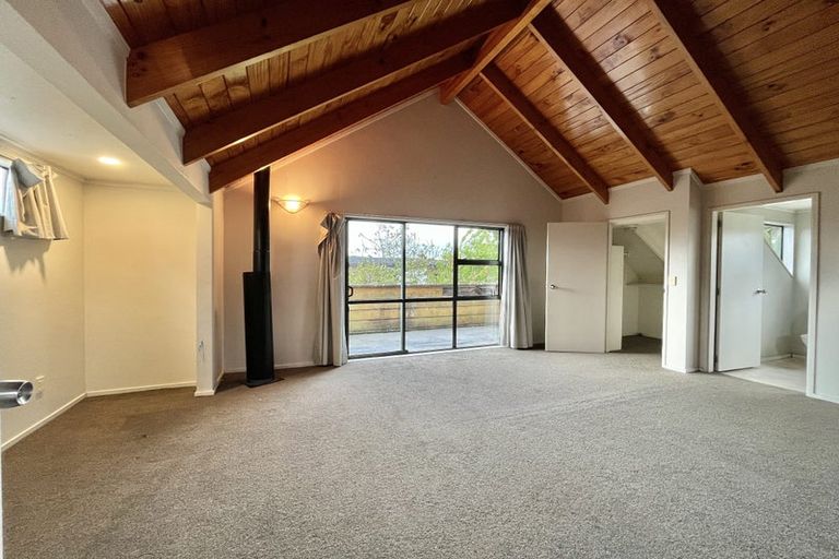 Photo of property in 40a Redoubt Road, Goodwood Heights, Auckland, 2105