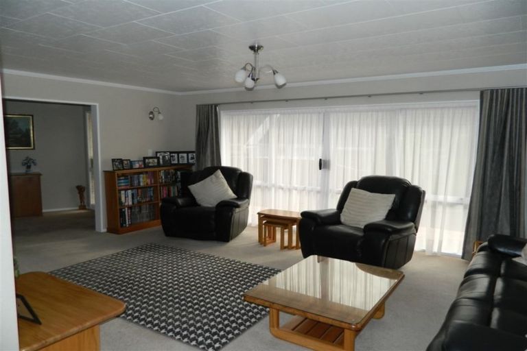 Photo of property in 10 Webb Avenue, Levin, 5510