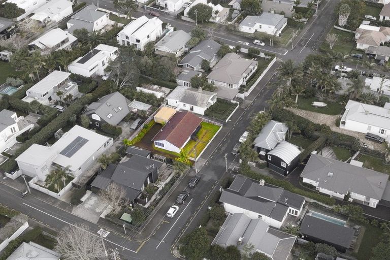 Photo of property in 16a Regina Street, Westmere, Auckland, 1022