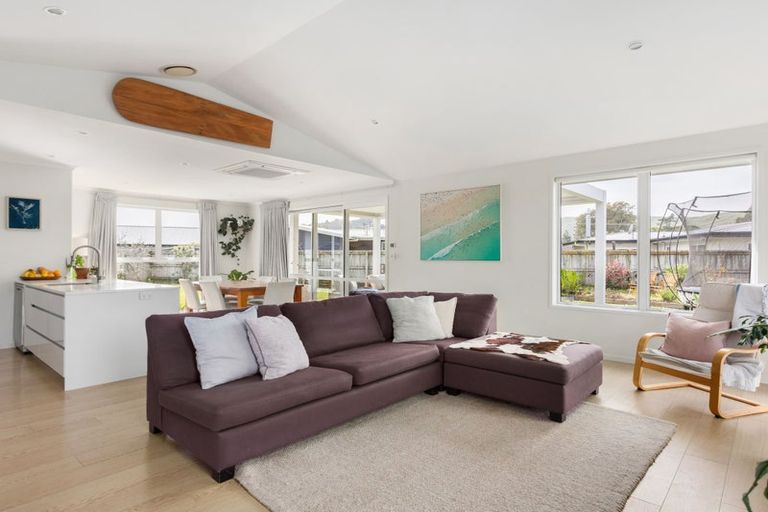 Photo of property in 6 Hamilton Drive, Wainui, Gisborne, 4010