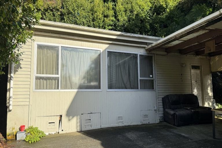 Photo of property in 72 Peach Road, Glenfield, Auckland, 0629