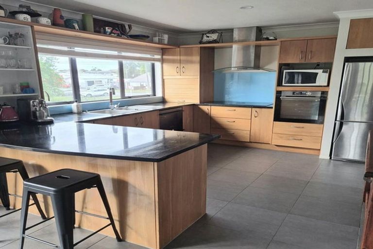 Photo of property in 17 Gorge Road, Maungaturoto, 0520