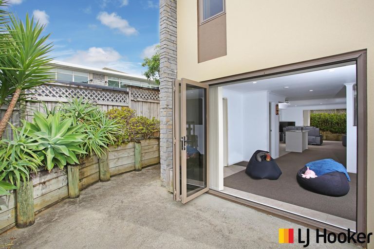 Photo of property in 12 Merlot Lane, Pukekohe, 2120