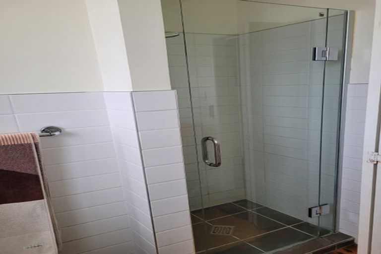 Photo of property in 44a Woodglen Road, Glen Eden, Auckland, 0602