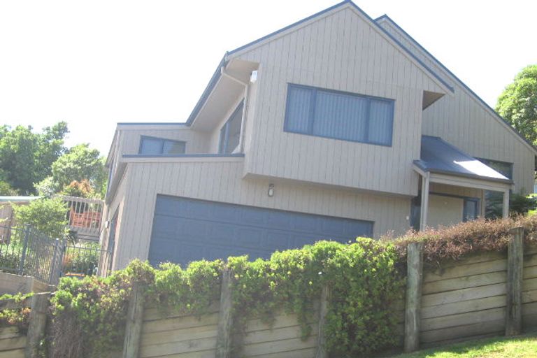 Photo of property in 82 Pemberton Avenue, Bayview, Auckland, 0629